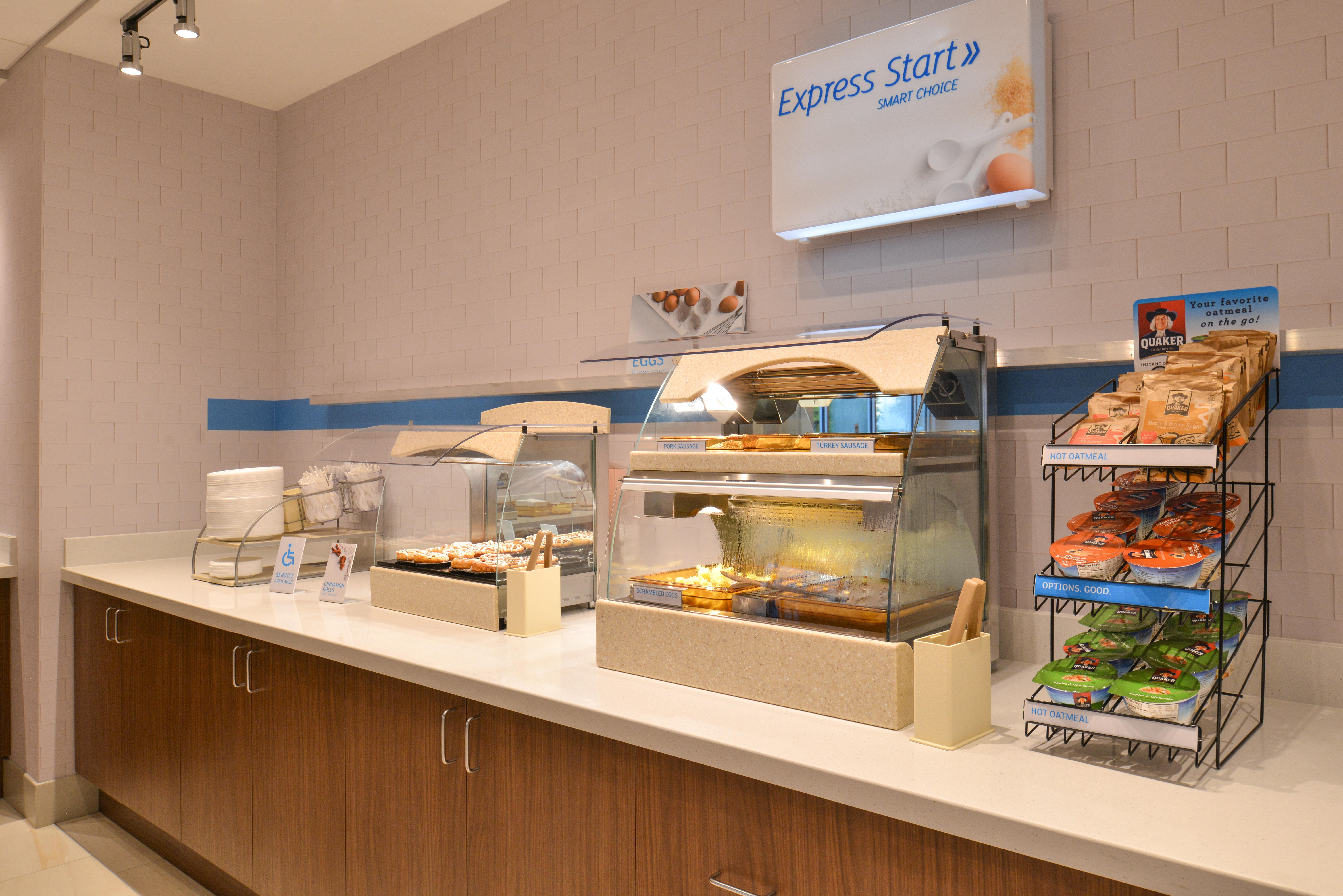 Holiday Inn Express & Suites Omaha Airport By Ihg Carter Lake Экстерьер фото