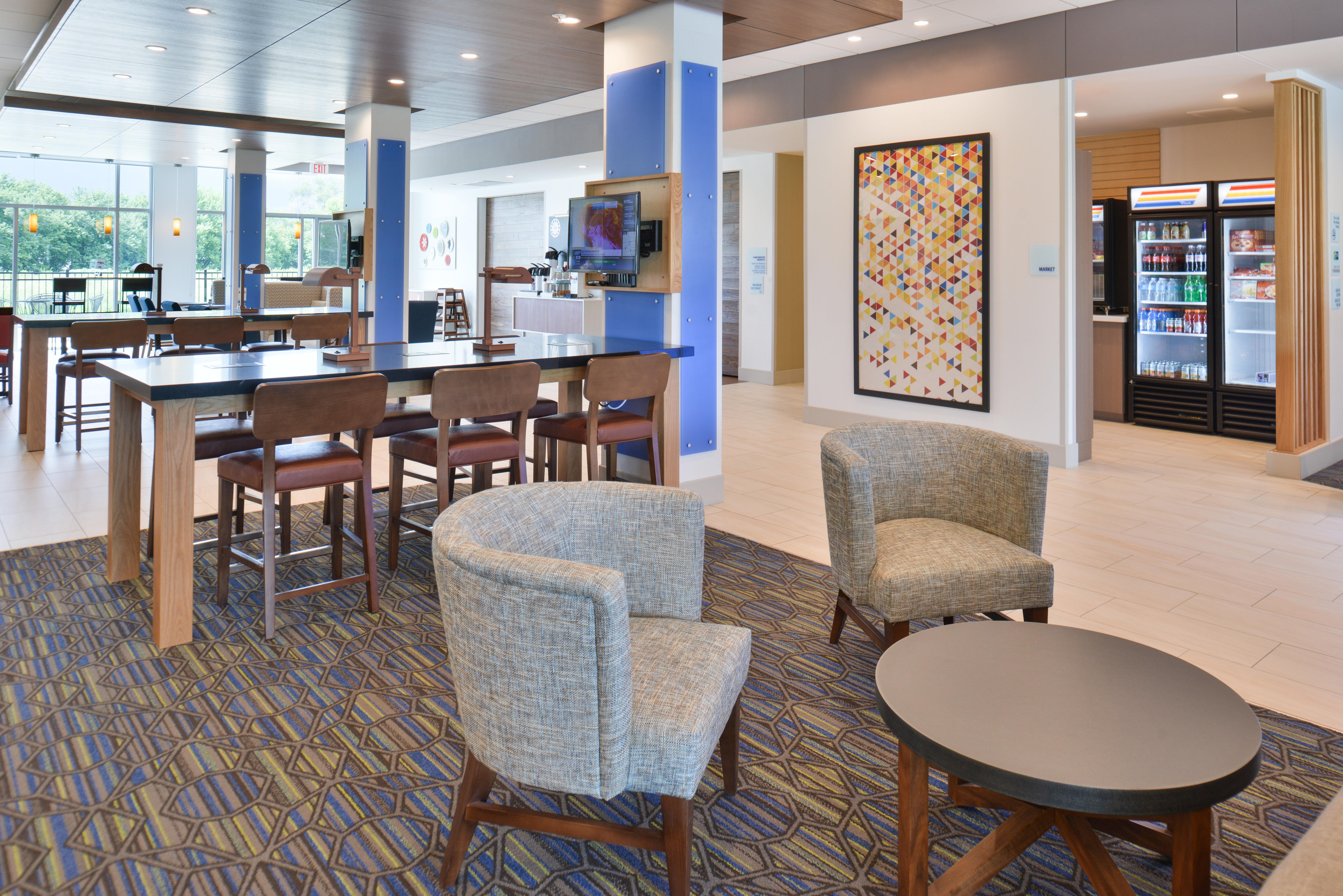 Holiday Inn Express & Suites Omaha Airport By Ihg Carter Lake Экстерьер фото