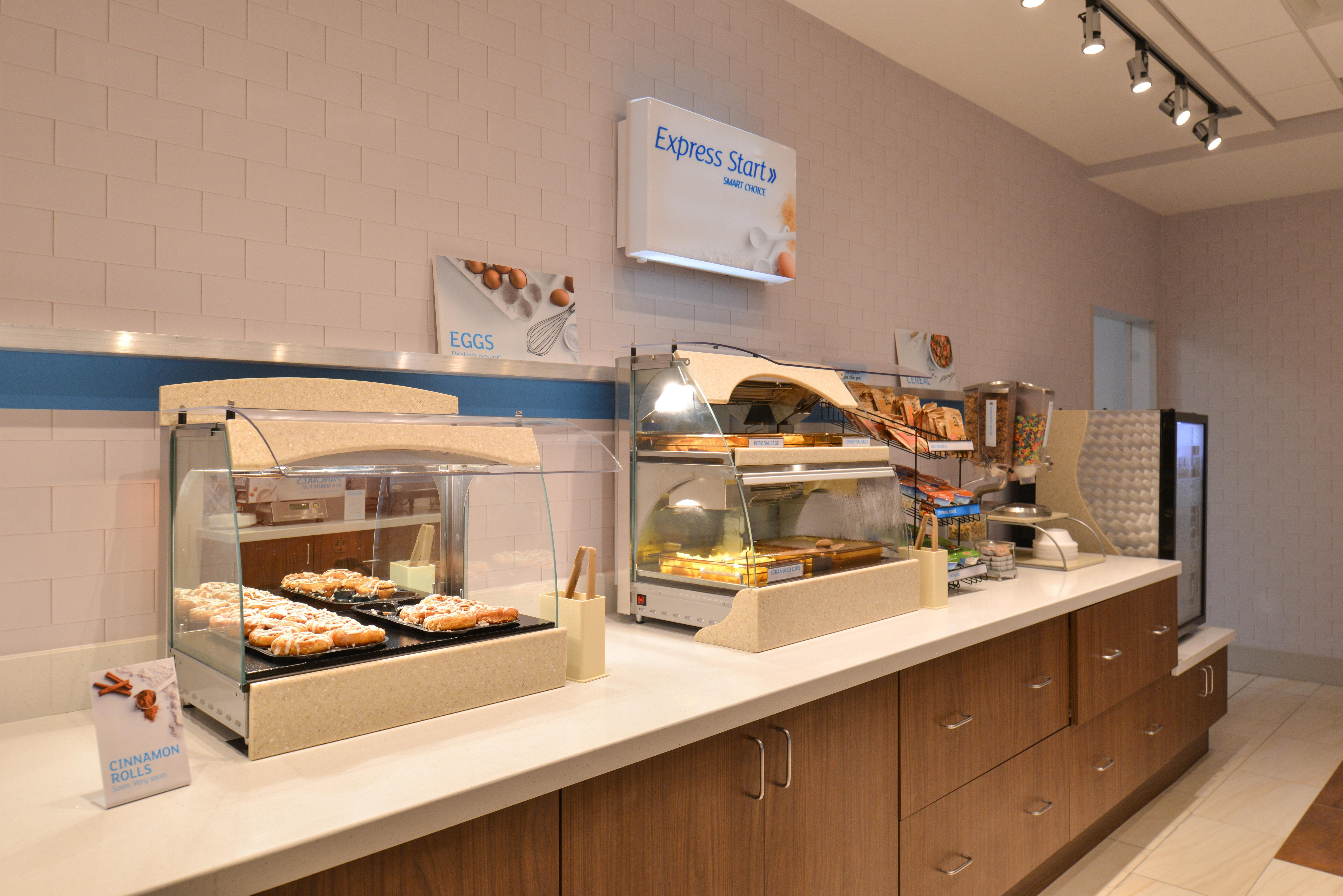 Holiday Inn Express & Suites Omaha Airport By Ihg Carter Lake Экстерьер фото
