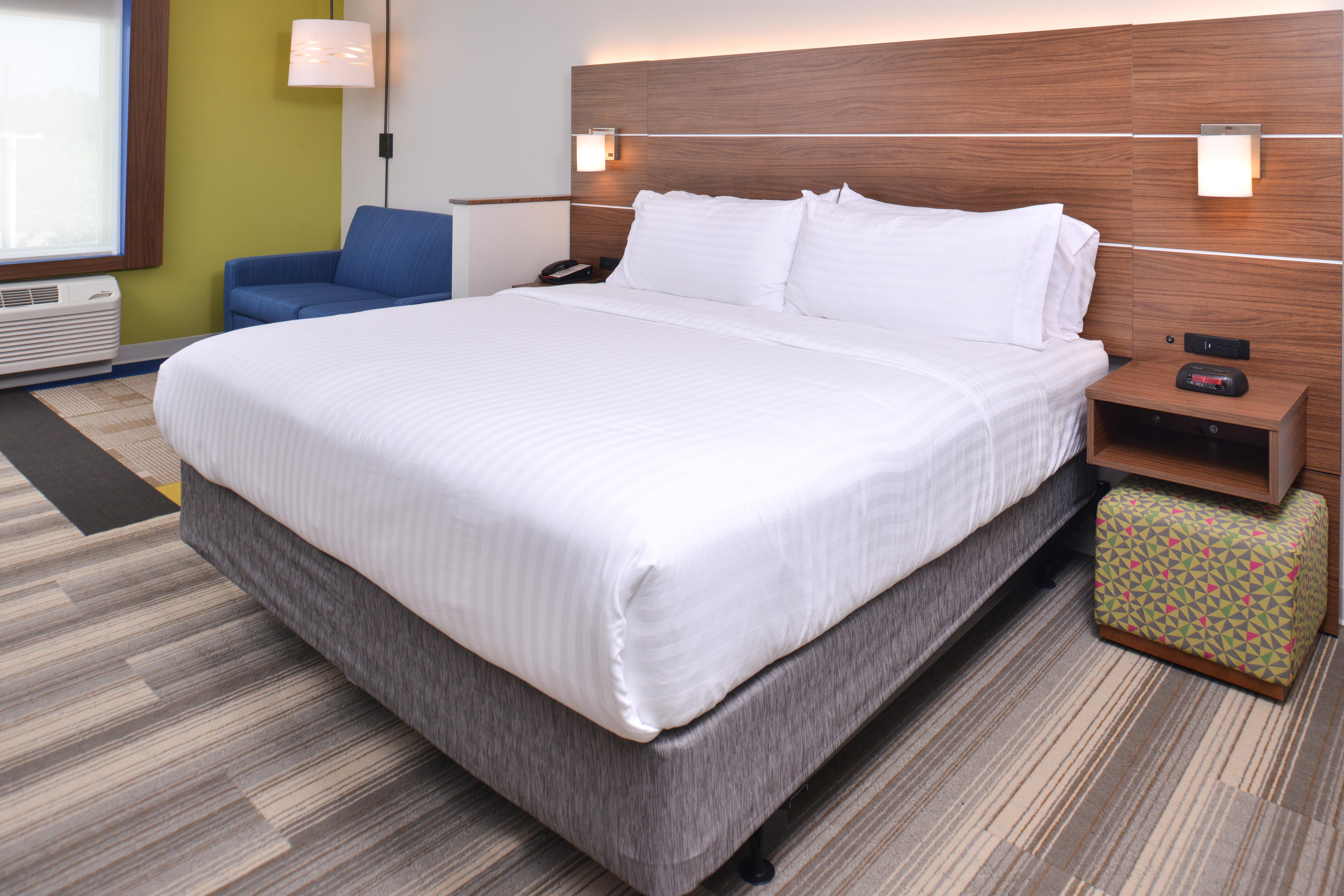Holiday Inn Express & Suites Omaha Airport By Ihg Carter Lake Экстерьер фото
