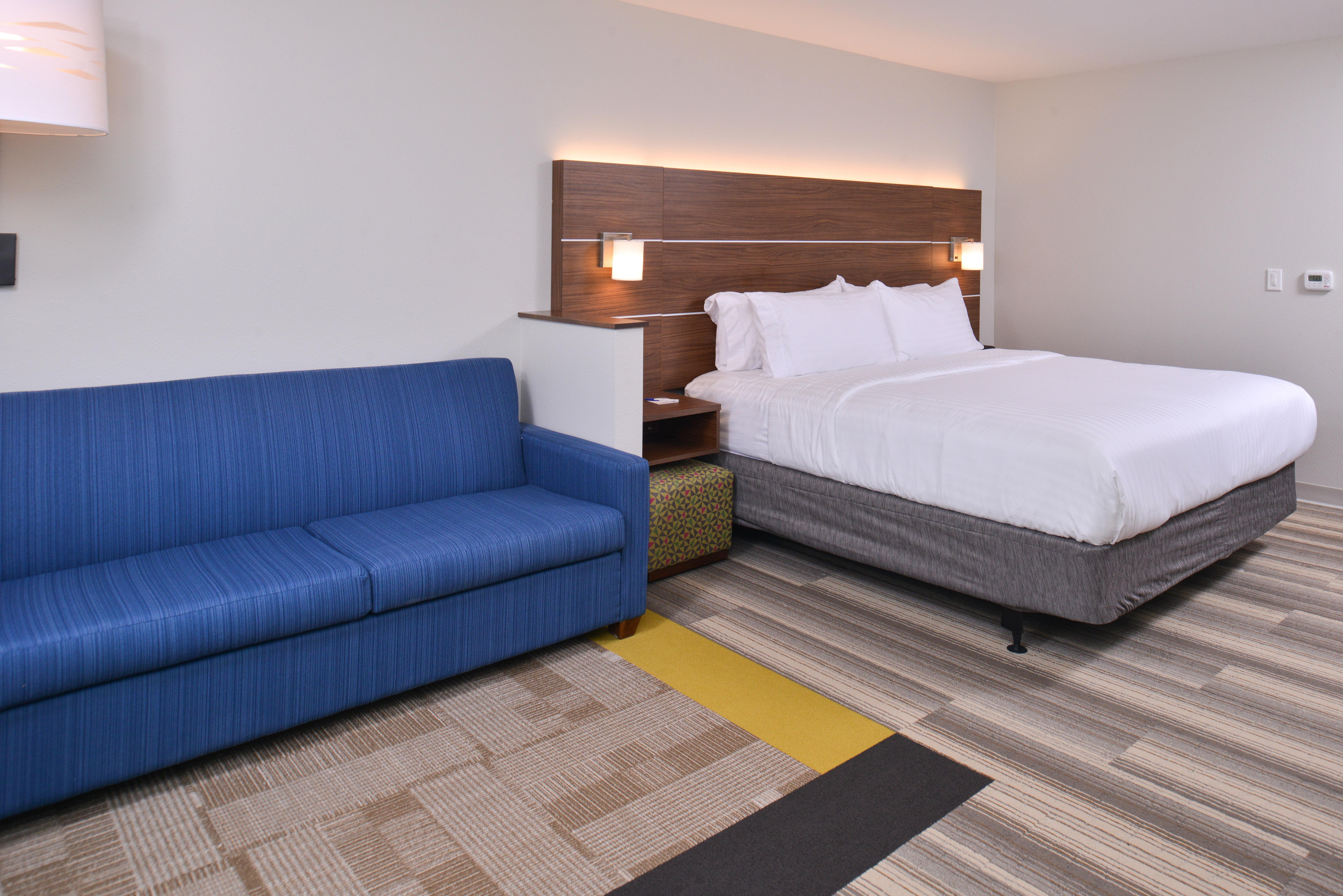 Holiday Inn Express & Suites Omaha Airport By Ihg Carter Lake Экстерьер фото