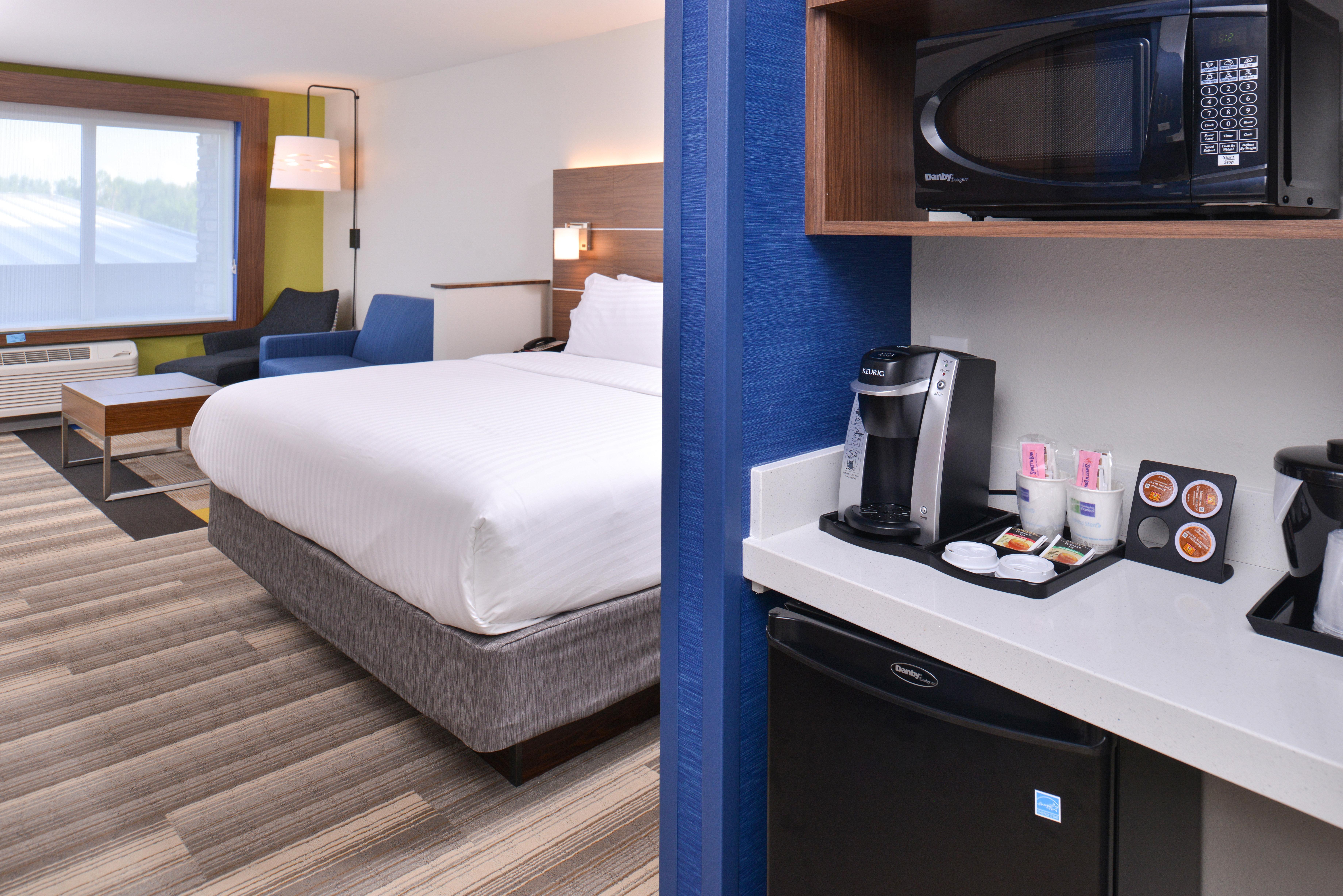 Holiday Inn Express & Suites Omaha Airport By Ihg Carter Lake Экстерьер фото