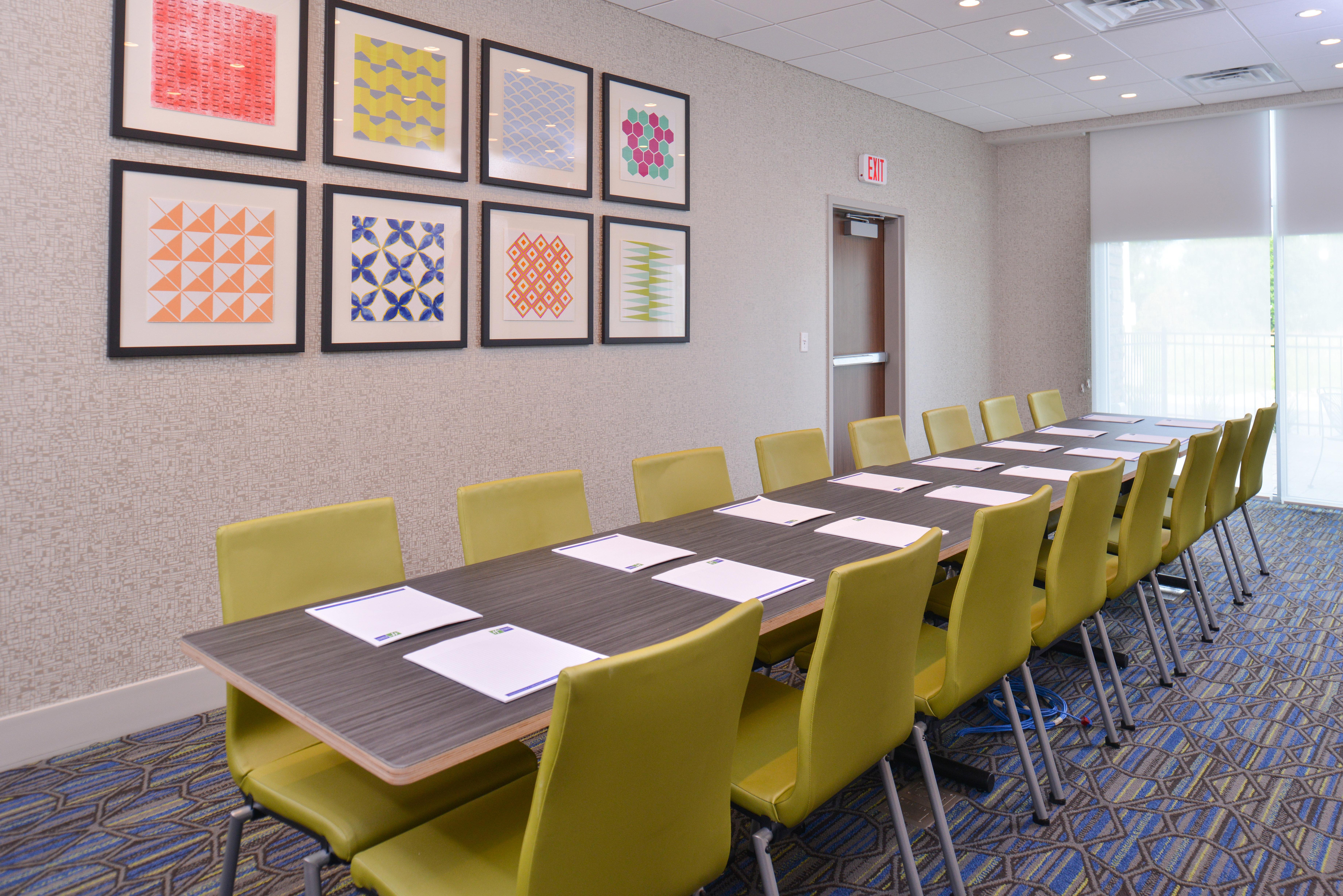 Holiday Inn Express & Suites Omaha Airport By Ihg Carter Lake Экстерьер фото
