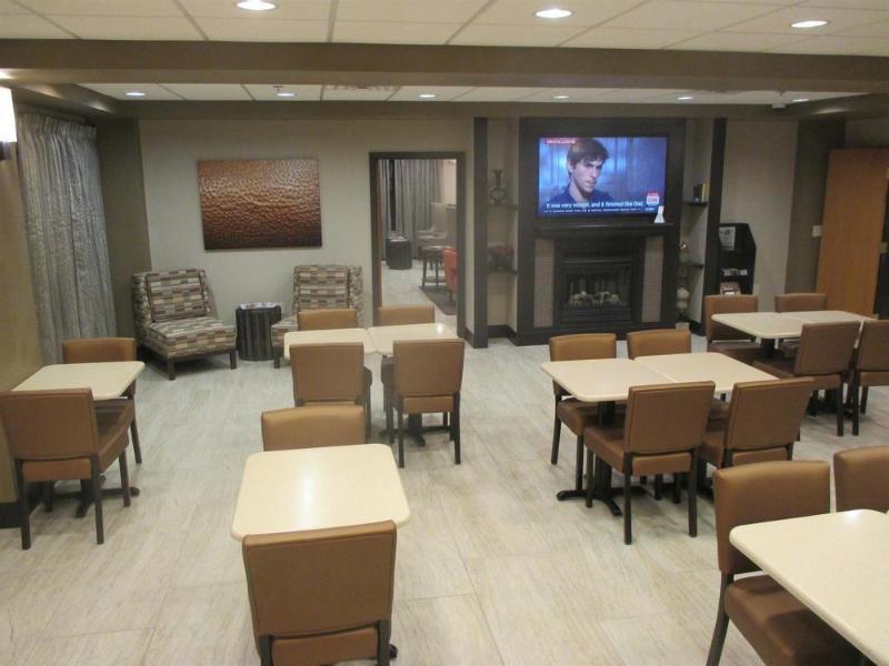 Holiday Inn Express & Suites Omaha Airport By Ihg Carter Lake Экстерьер фото