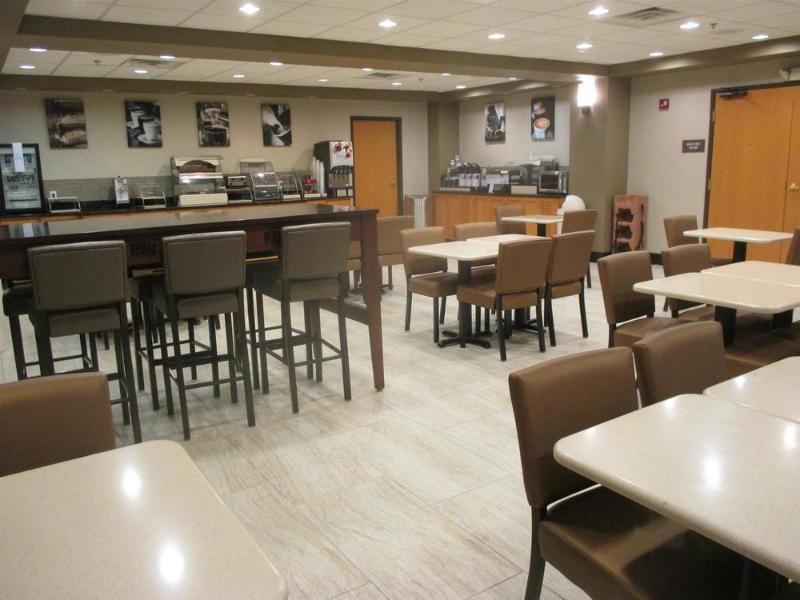 Holiday Inn Express & Suites Omaha Airport By Ihg Carter Lake Экстерьер фото