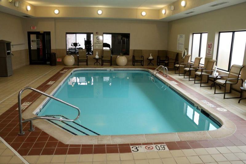 Holiday Inn Express & Suites Omaha Airport By Ihg Carter Lake Экстерьер фото